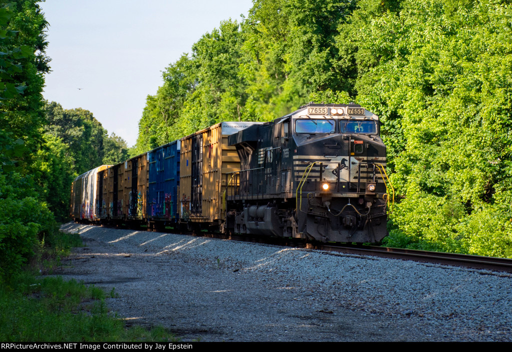 NS 7655 leads 172 north at Frank Reed Road